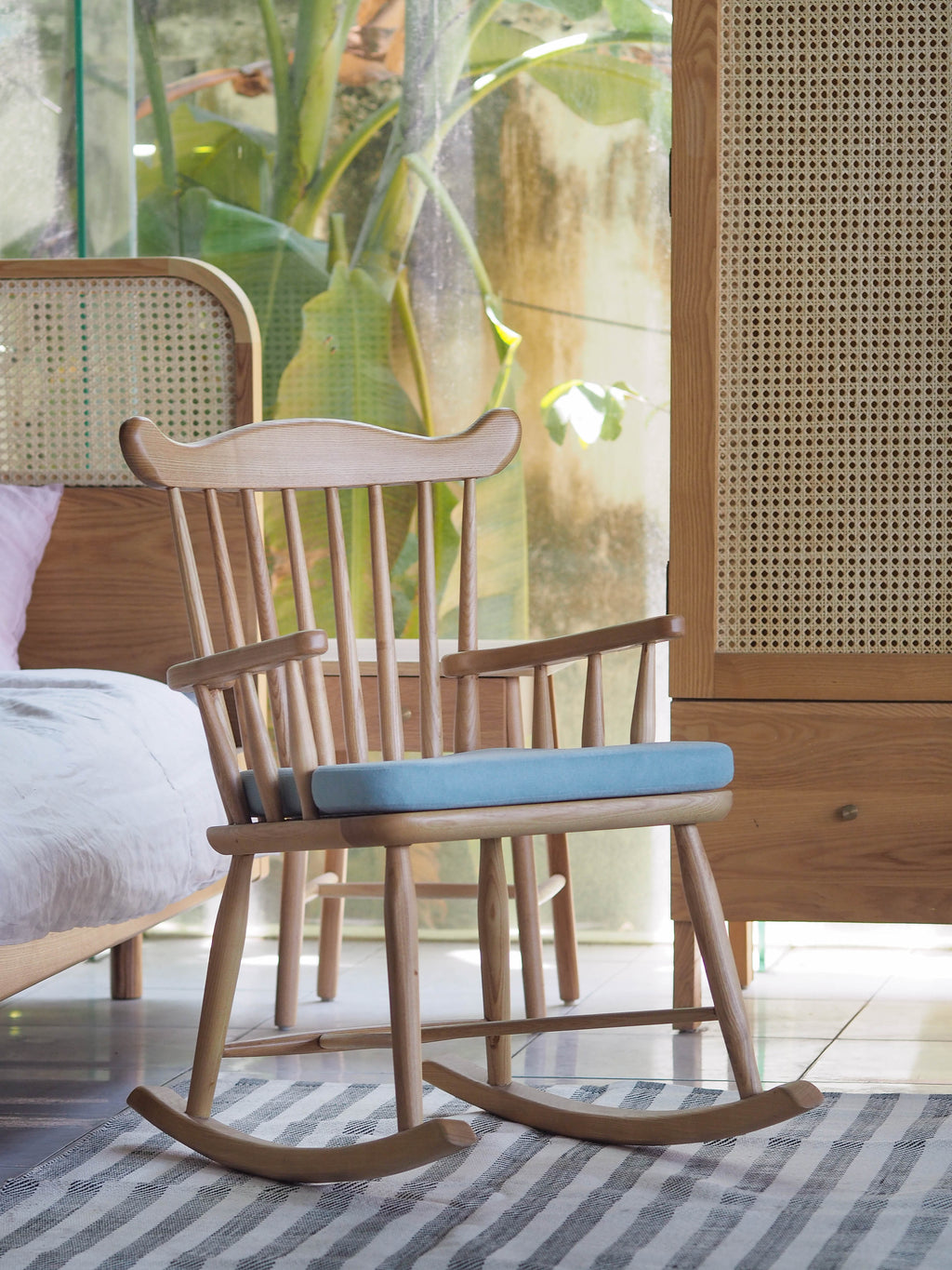 F180 Chair - Gồm 01 nệm mặt ngồi