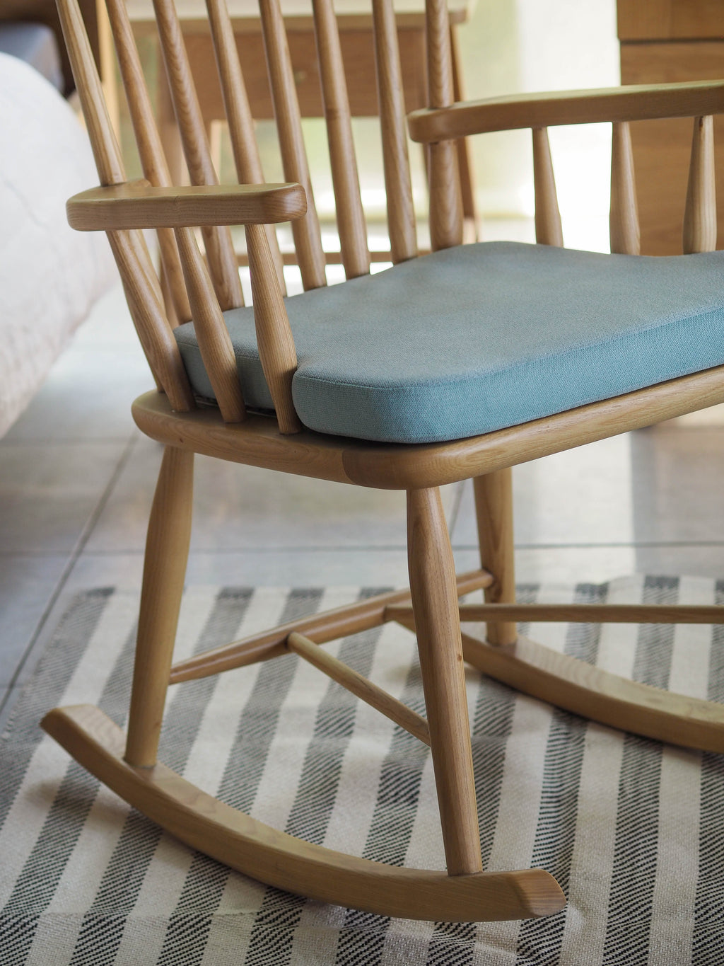 F180 Chair - Gồm 01 nệm mặt ngồi