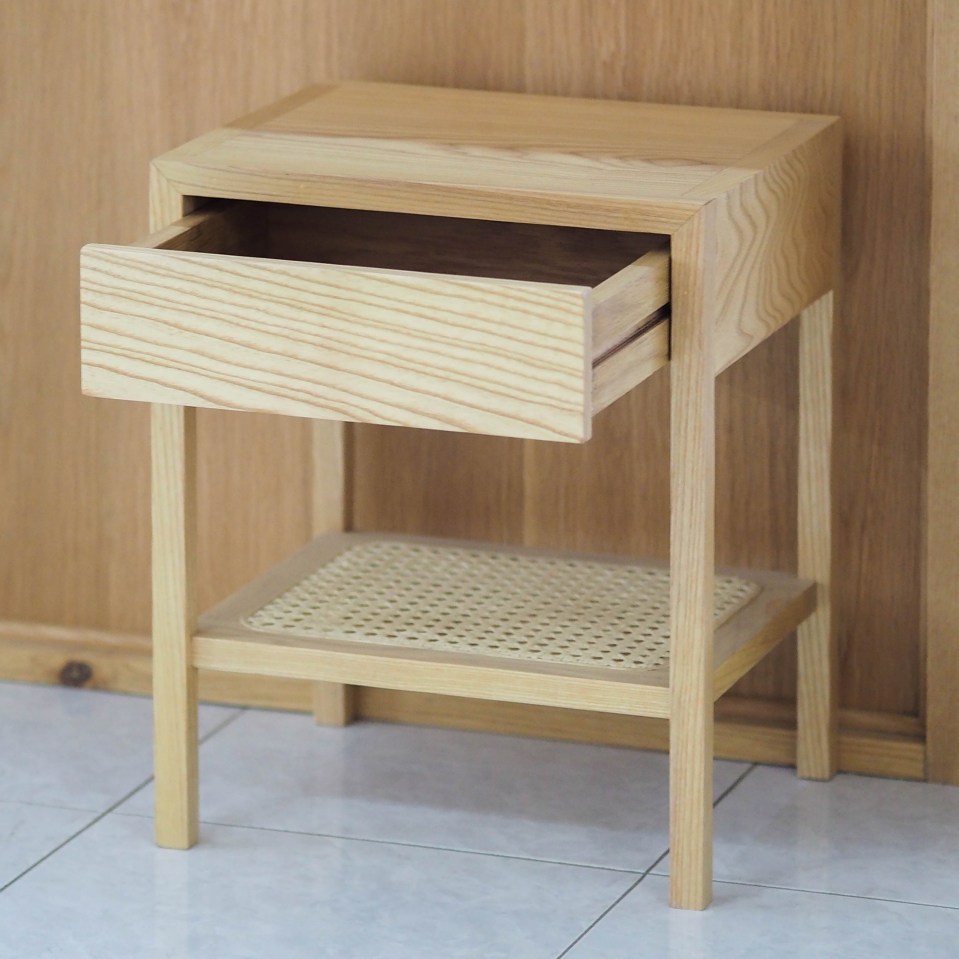 Maika Night Stand