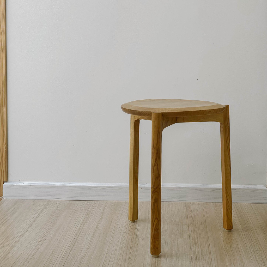 Svelto Solidwood Stool