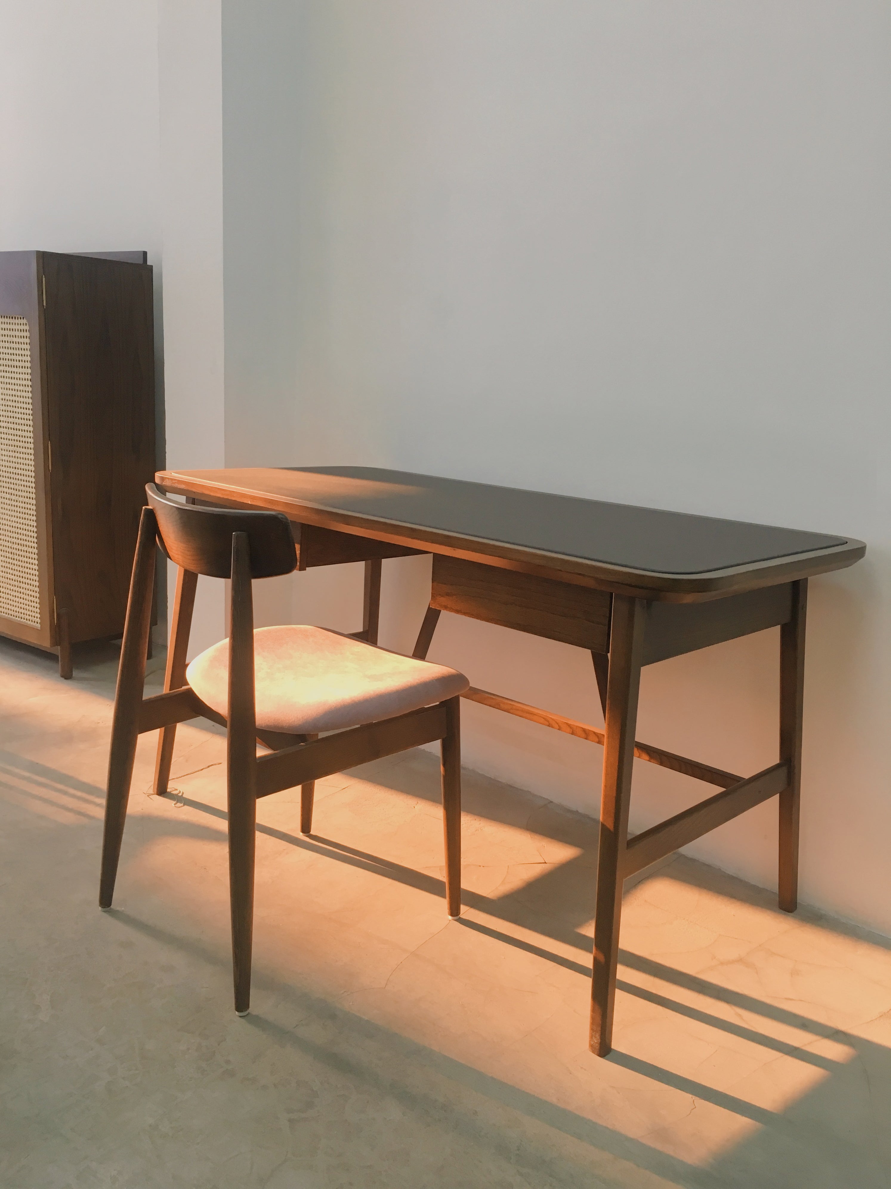 Menton Desk 140/160