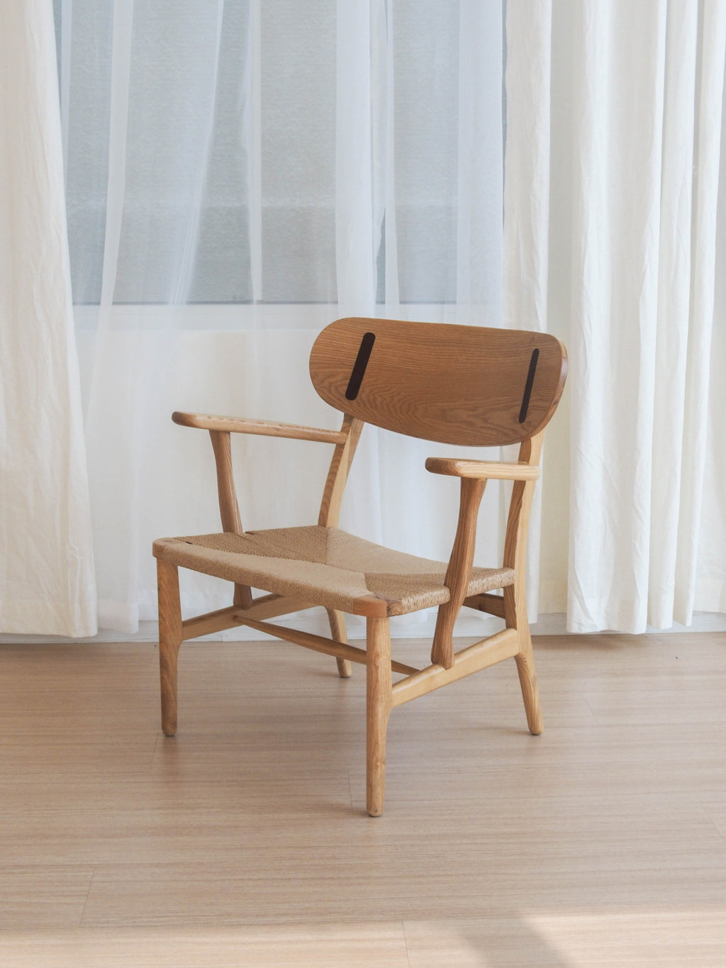 CH22 Easy Chair