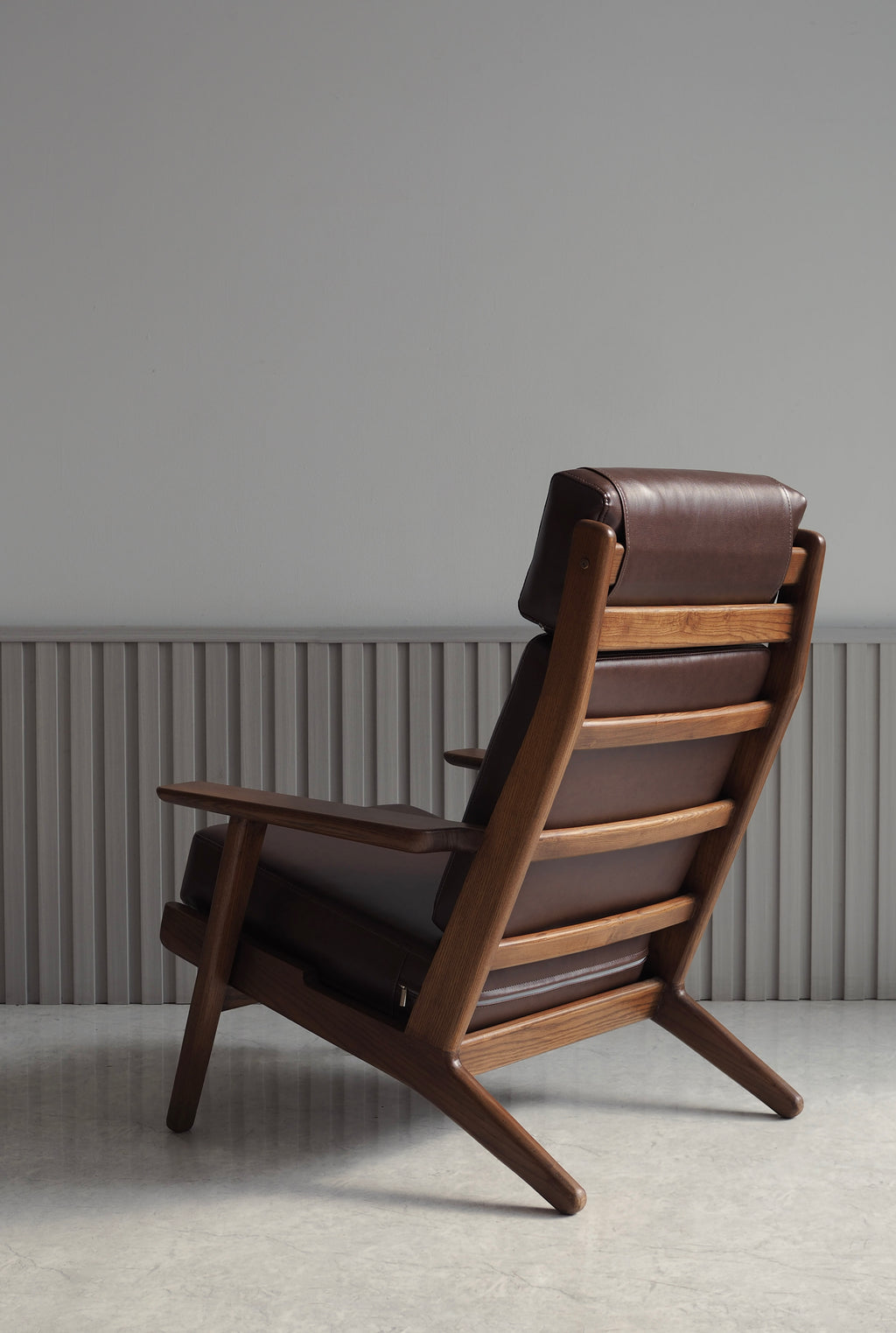 Ghế E290 A / High back easy chair
