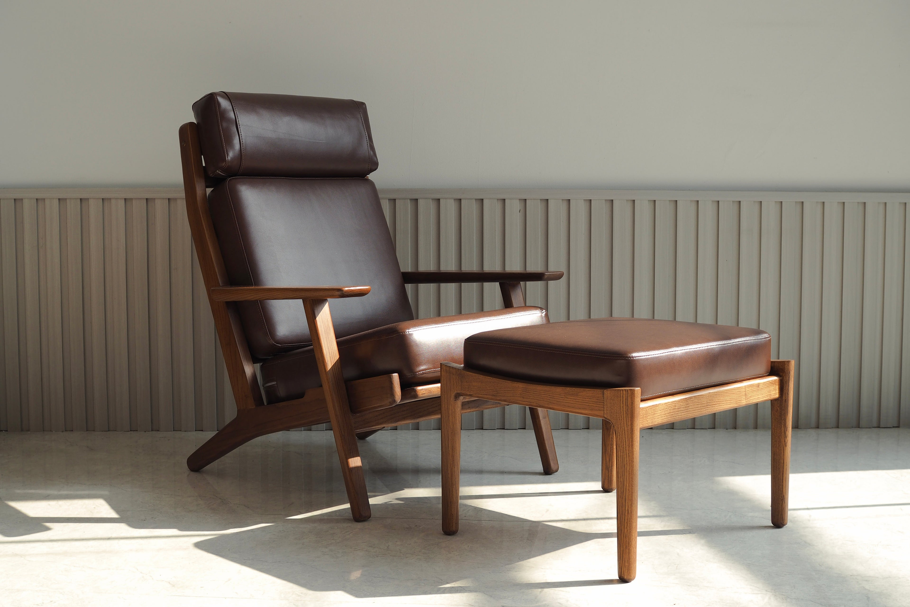 Ghế E290 A / High back easy chair