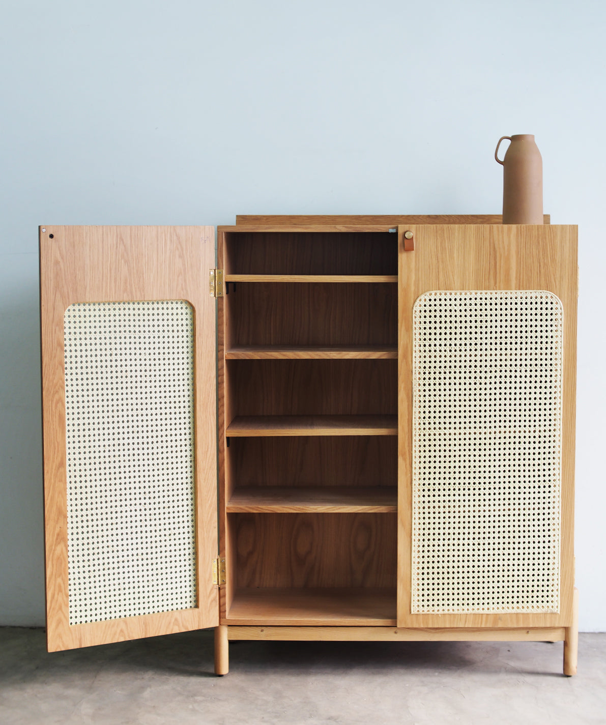 Jukebox Shoes Cabinet / Tủ giày Jukebox