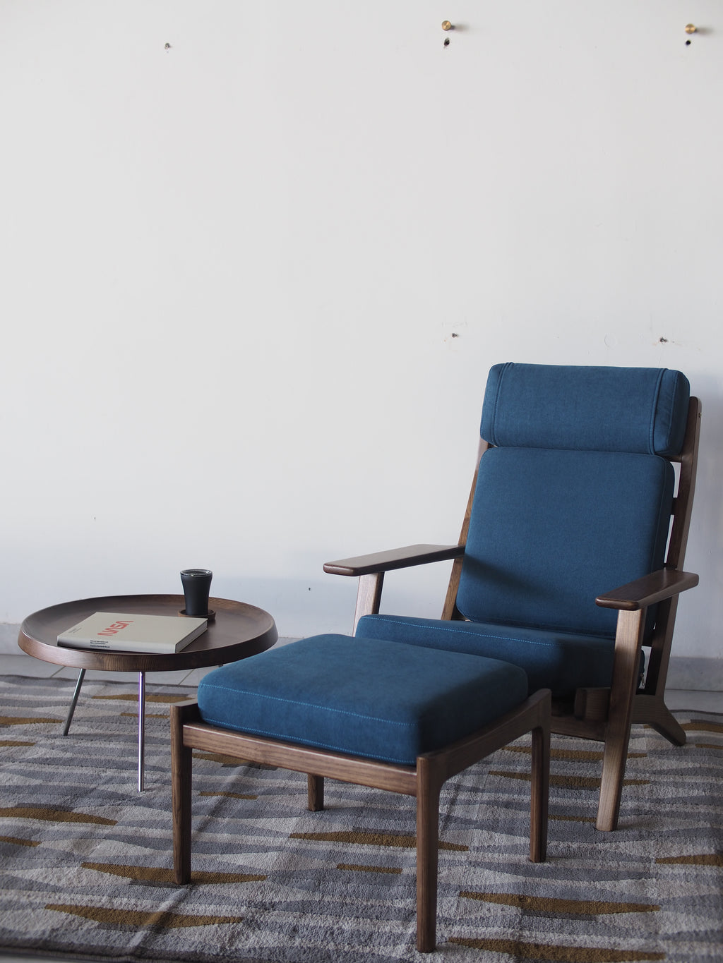 GE290-A High Back Easy Chair
