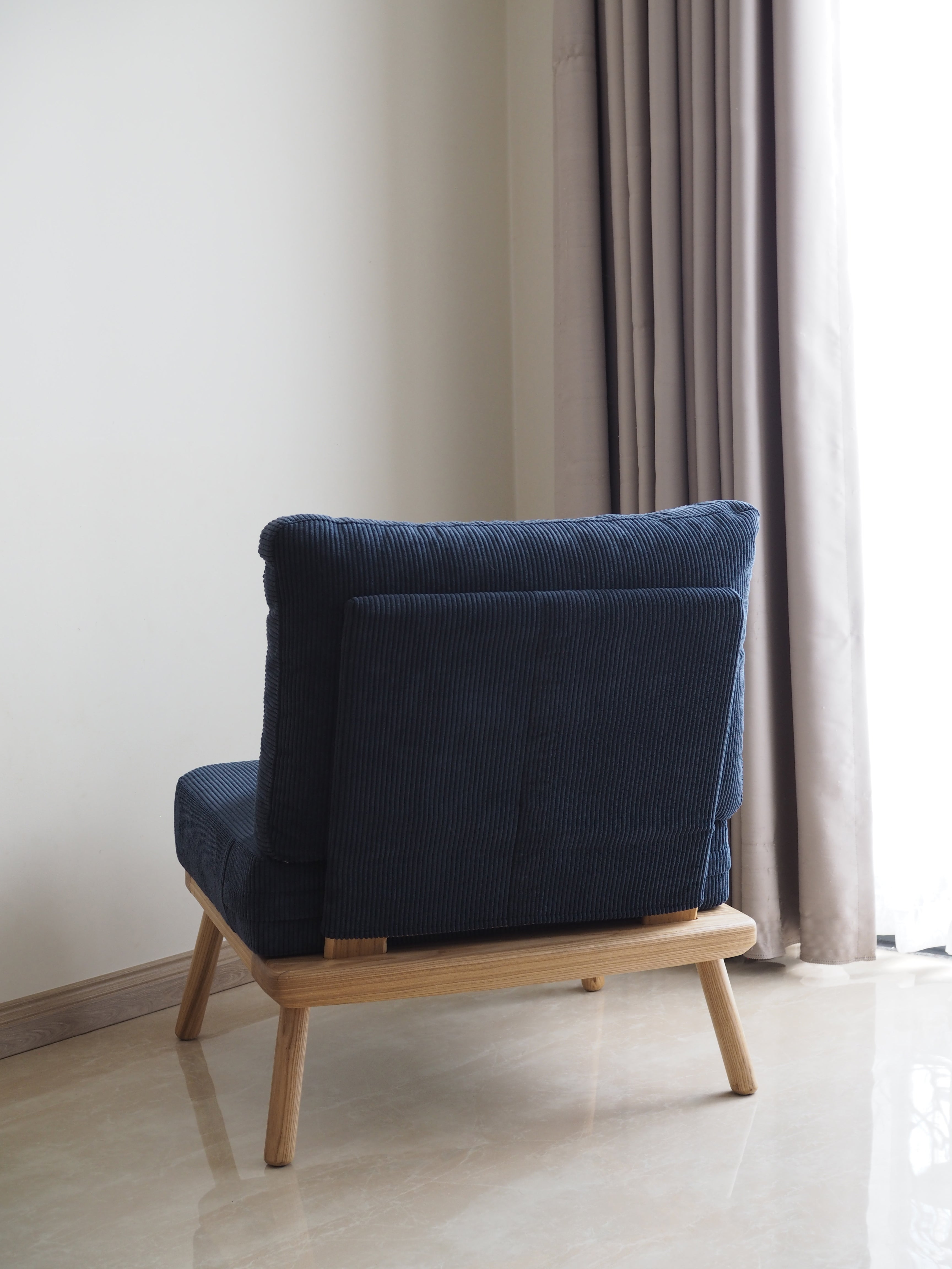 Tuck Easy Chair