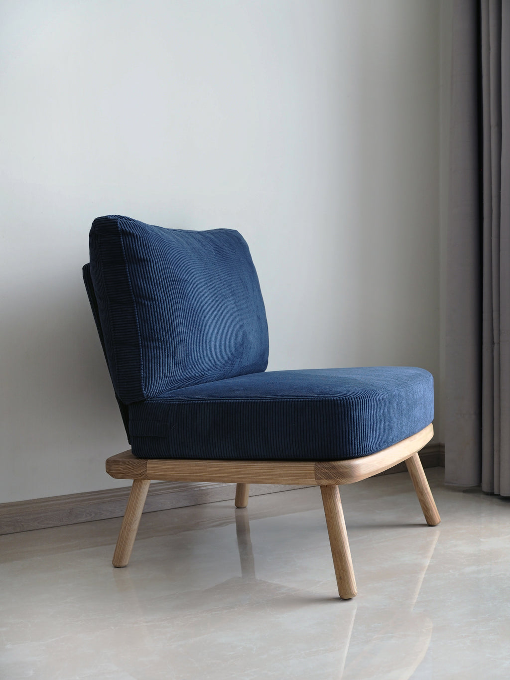 Tuck Easy Chair