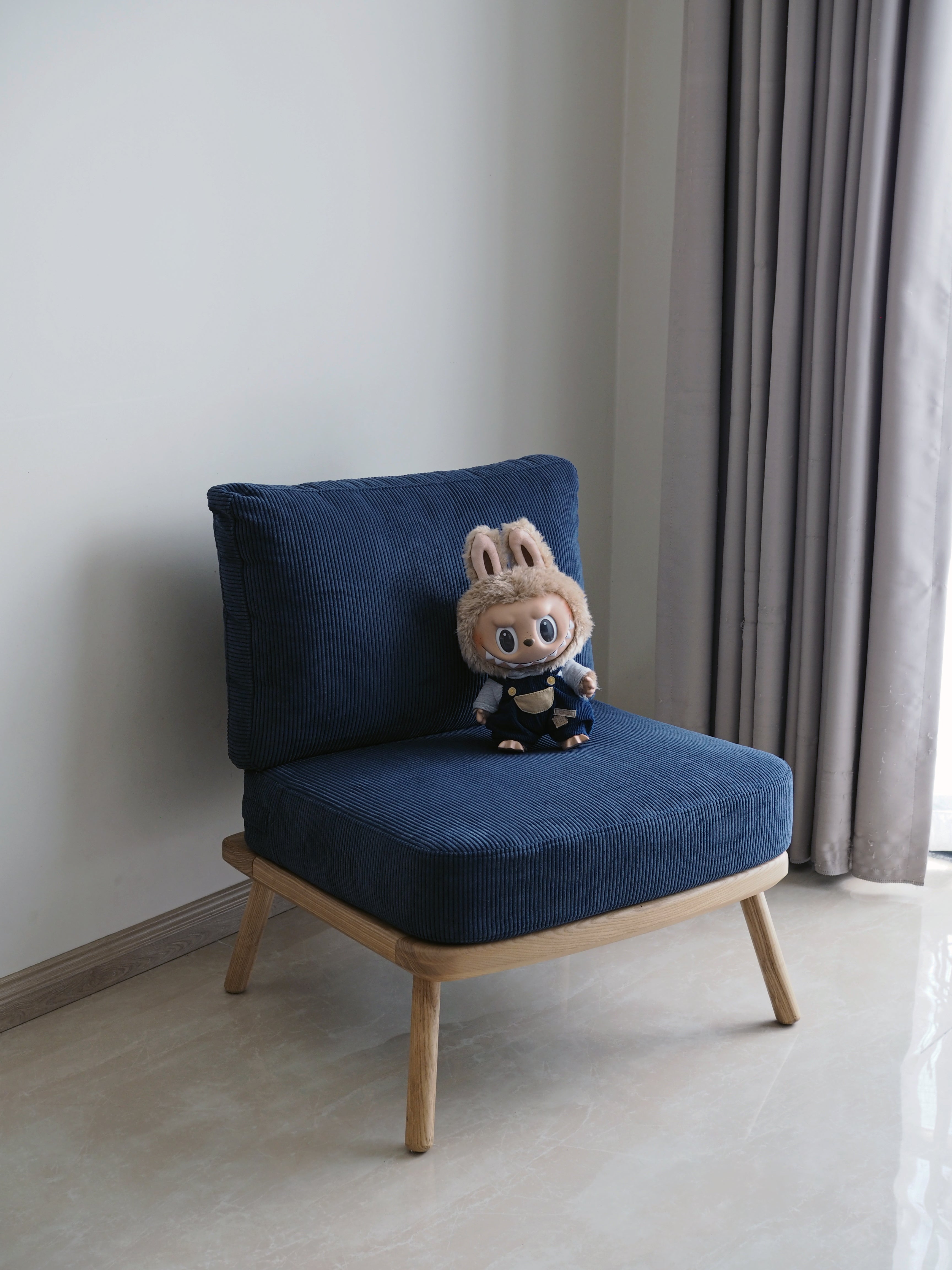 Tuck Easy Chair